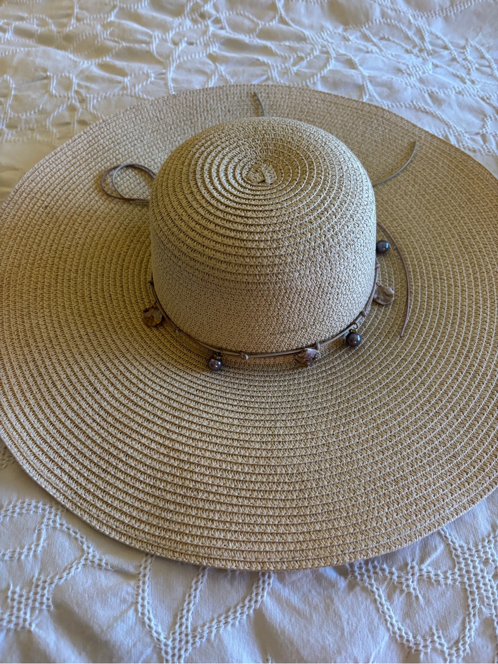 Women’s shell floppy hat